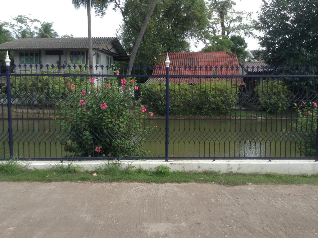 Space Ben Guest House @ Muangkao Sukhothai Exterior photo