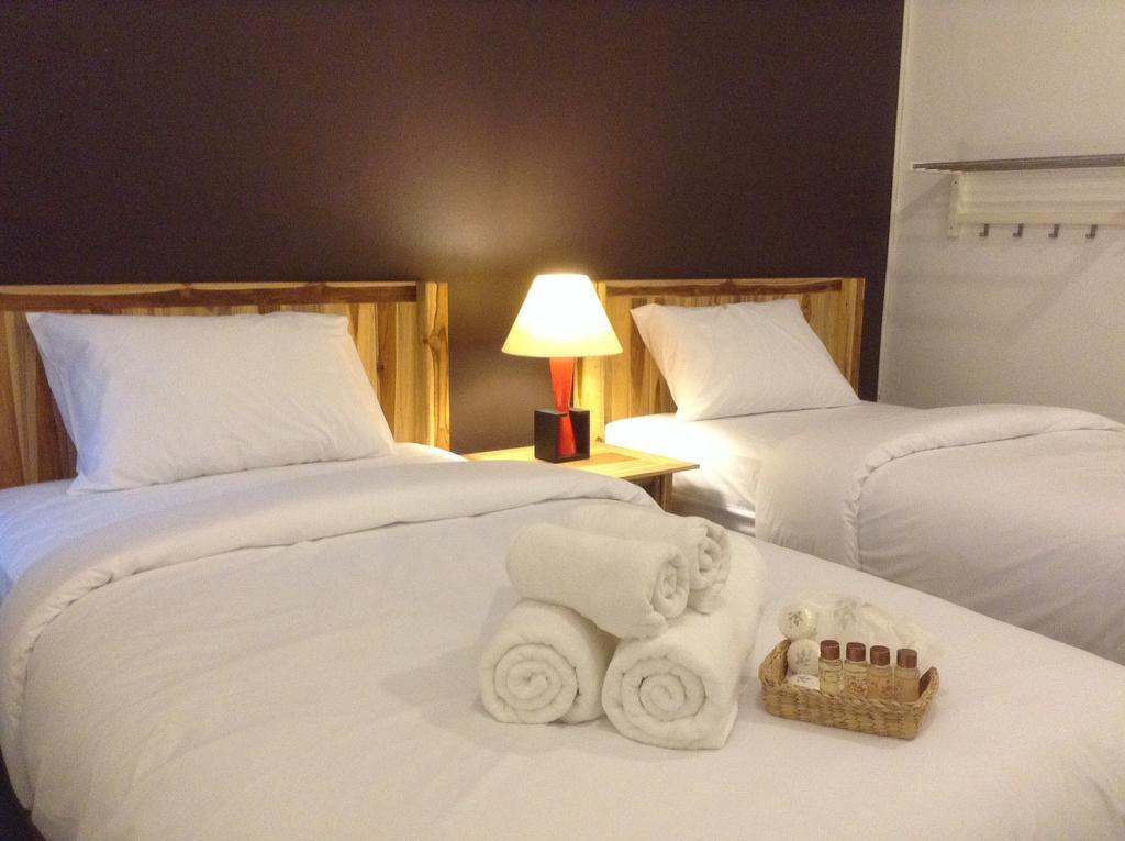 Space Ben Guest House @ Muangkao Sukhothai Room photo