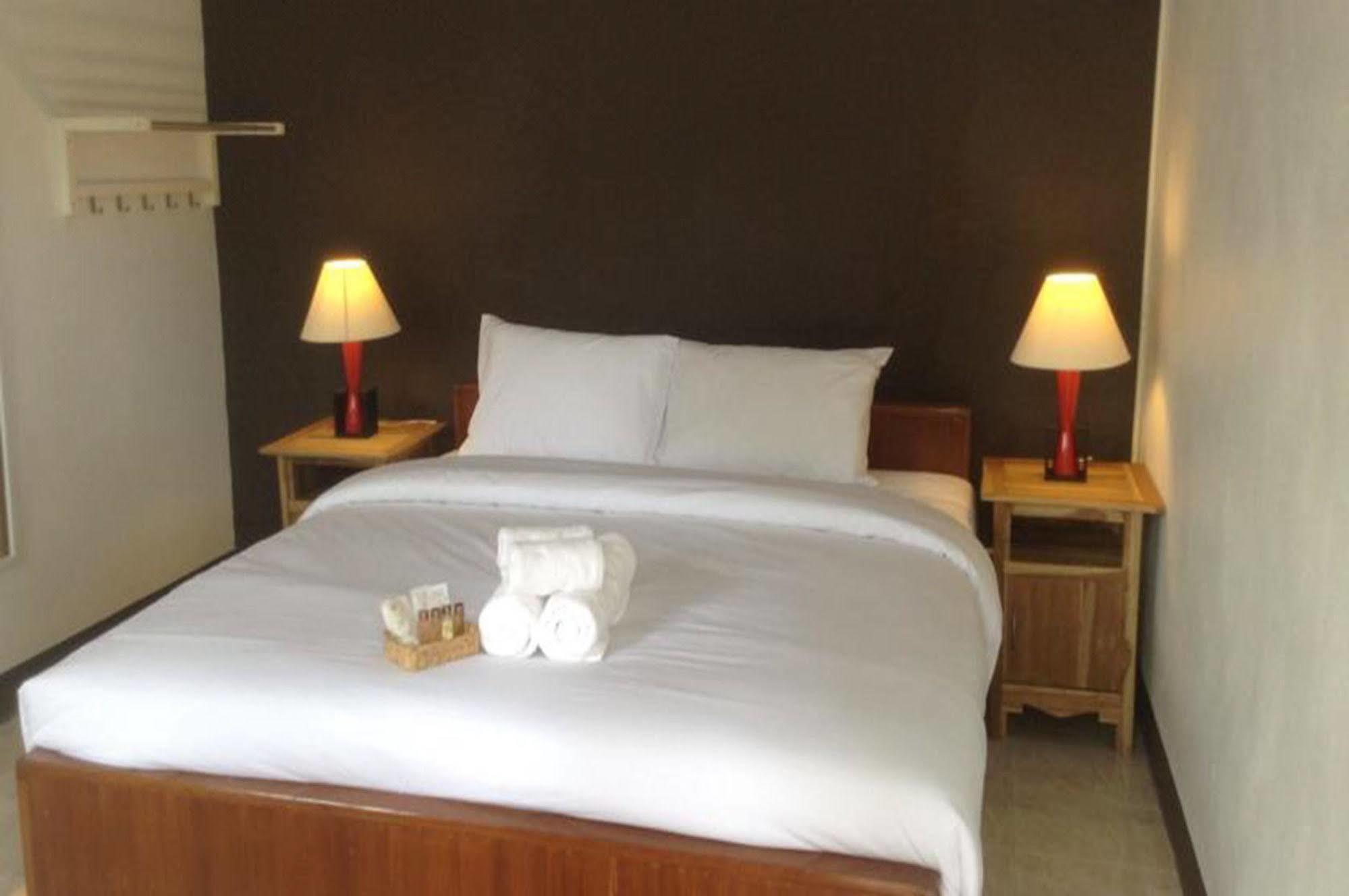 Space Ben Guest House @ Muangkao Sukhothai Exterior photo