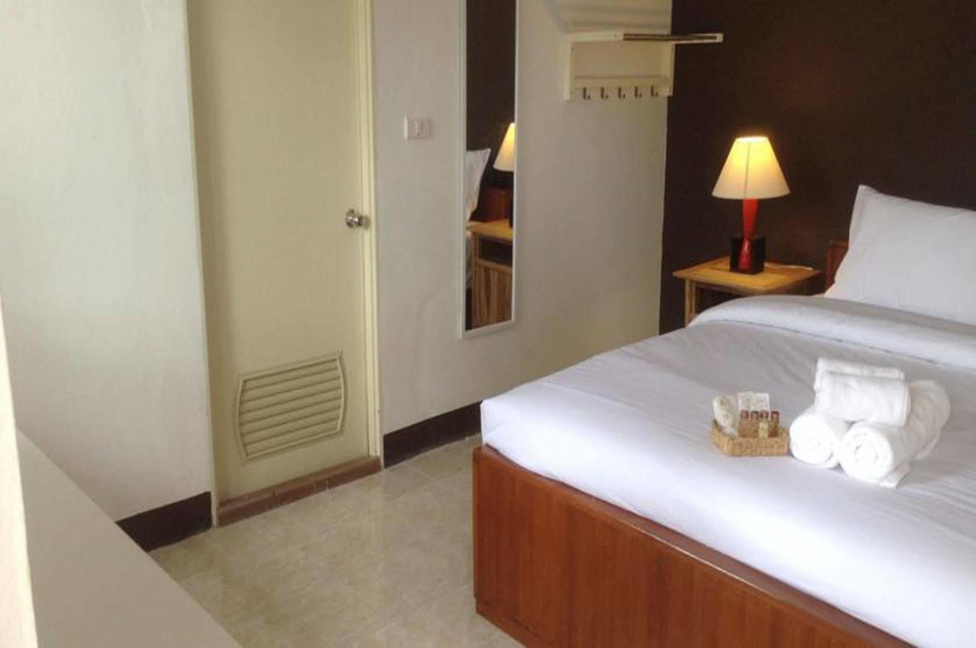Space Ben Guest House @ Muangkao Sukhothai Exterior photo